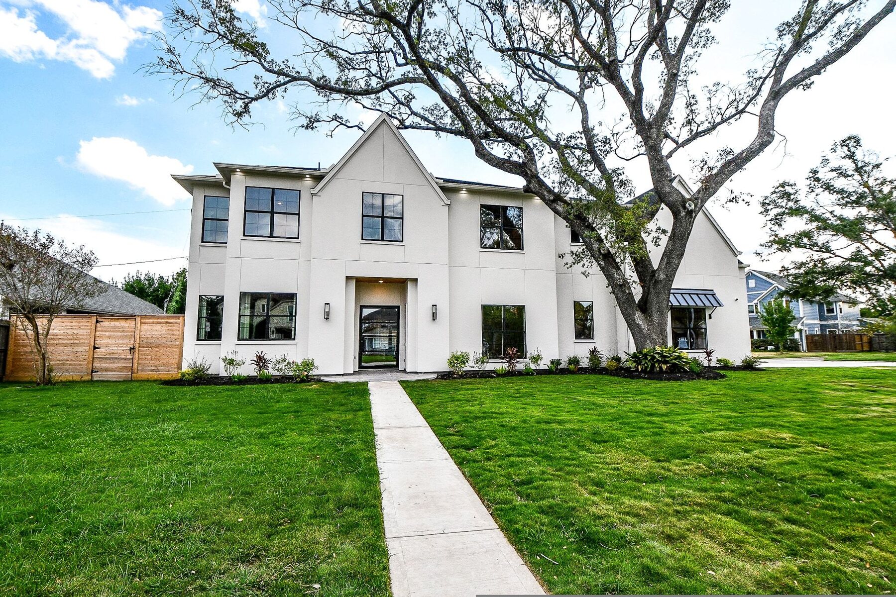 Luxury custom home built by New Oak Homes in Houston